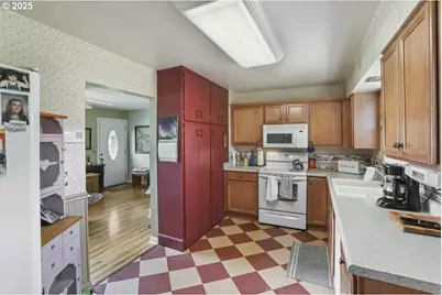 575 N Locust St, Canby, OR 97013 - Photo 14