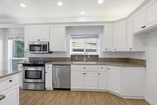 1718 Victorian Way, Eugene, OR 97401 - Photo 18