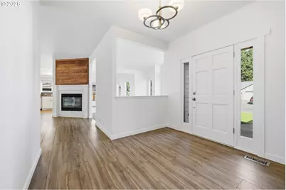 1718 Victorian Way, Eugene, OR 97401 - Photo 4