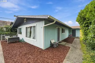 423 7th Ave, Coos Bay, OR 97420 - Photo 1