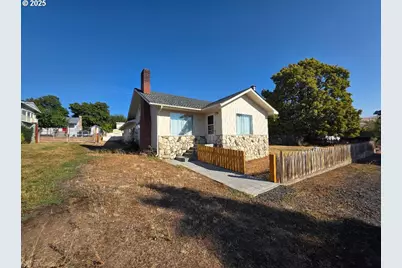 614 Staats Ave, Maupin, OR 97037 - Photo 2