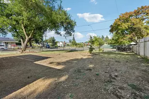 8318 SE Knapp St, Portland, OR 97266 - Photo 28