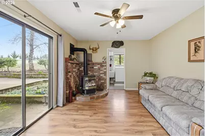 270 Glenwood Ct, Roseburg, OR 97471 - Photo 34