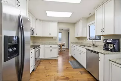 270 Glenwood Ct, Roseburg, OR 97471 - Photo 28