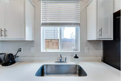 2932 V St, Springfield, OR 97477 - Photo 18