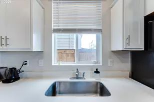 2932 V St, Springfield, OR 97477 - Photo 18