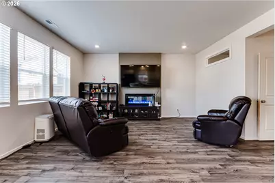 2932 V St, Springfield, OR 97477 - Photo 12