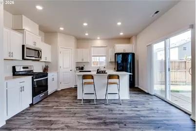 2932 V St, Springfield, OR 97477 - Photo 14