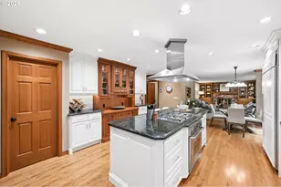 4830 SW Dosch Park Ln, Portland, OR 97239 - Photo 12