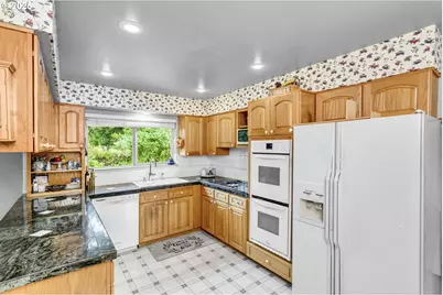 1114 NE 137th Ave, Portland, OR 97230 - Photo 14