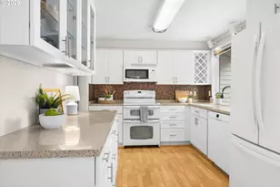 5016 SW Normandy Pl, Beaverton, OR 97005 - Photo 2