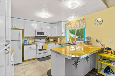 4130 Munsel Creek Dr, Florence, OR 97439 - Photo 10