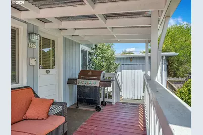 337 6th Ave, Seaside, OR 97138 - Photo 4
