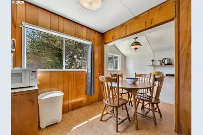 337 6th Ave, Seaside, OR 97138 - Photo 16