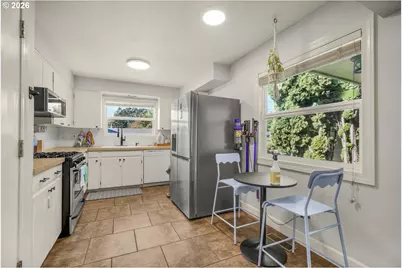 7927 N Edison St, Portland, OR 97203 - Photo 8