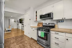 7927 N Edison St, Portland, OR 97203 - Photo 10