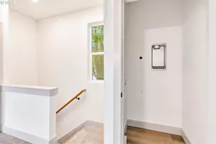 3948 SE Ivon St, Portland, OR 97202 - Photo 14