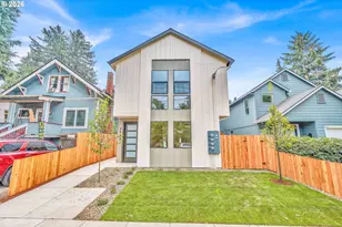 3948 SE Ivon St, Portland, OR 97202 - Photo 2