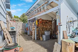 1449 Myrtle Ave, Coos Bay, OR 97420 - Photo 8