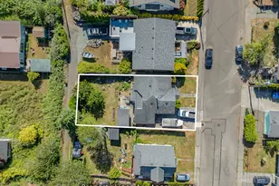 1449 Myrtle Ave, Coos Bay, OR 97420 - Photo 4