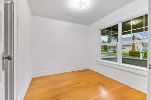 385 24th St, Salem, OR 97301 - Photo 12