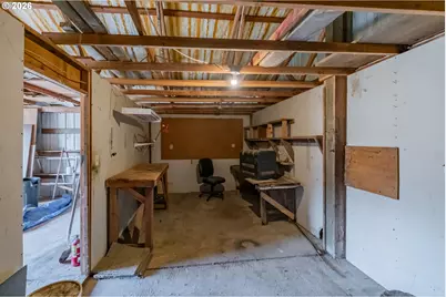 27914 Walkerwood Ln, Sweet Home, OR 97386 - Photo 32