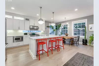 2416 NE Regents Dr, Portland, OR 97212 - Photo 12