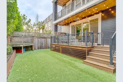 2416 NE Regents Dr, Portland, OR 97212 - Photo 22