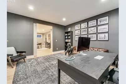 2416 NE Regents Dr, Portland, OR 97212 - Photo 8