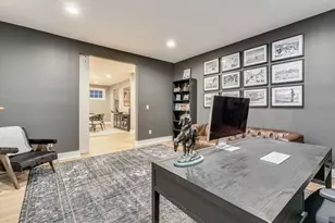 2416 NE Regents Dr, Portland, OR 97212 - Photo 8