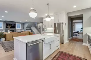 2416 NE Regents Dr, Portland, OR 97212 - Photo 14