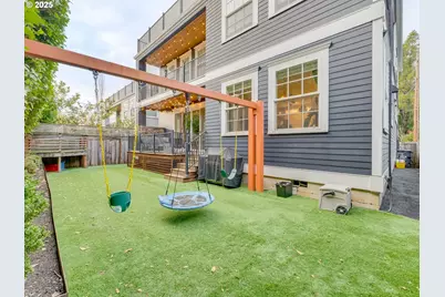 2416 NE Regents Dr, Portland, OR 97212 - Photo 24