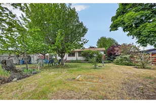 604 D St, Dallesport, WA 98617 - Photo 4