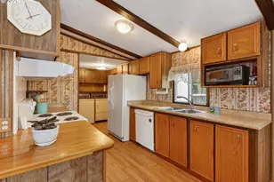 604 D St, Dallesport, WA 98617 - Photo 2