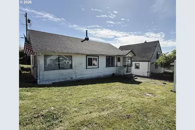 827 E 11th St, Coquille, OR 97423 - Photo 4