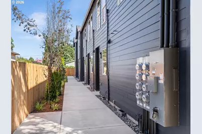 2073 SE Harold St #5, Portland, OR 97202 - Photo 2