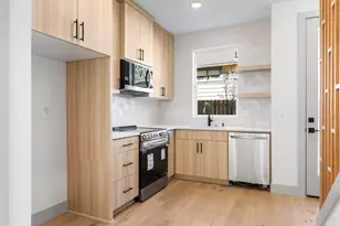 2073 SE Harold St, Portland, OR 97202 - Photo 4