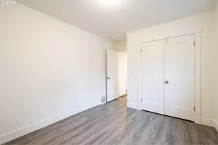 11129 SE Stark St, Portland, OR 97216 - Photo 12