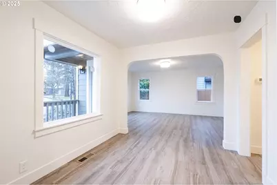 11129 SE Stark St, Portland, OR 97216 - Photo 8