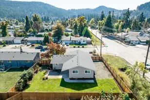 6916 D St, Springfield, OR 97478 - Photo 30