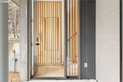 245 SW Meade St #M3, Portland, OR 97201 - Photo 2