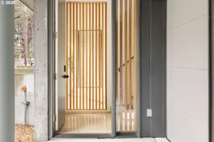 245 SW Meade St, Portland, OR 97201 - Photo 2