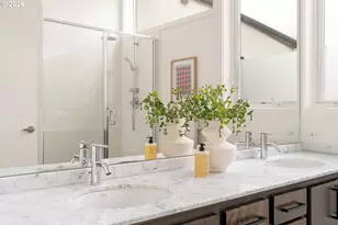 245 SW Meade St, Portland, OR 97201 - Photo 22