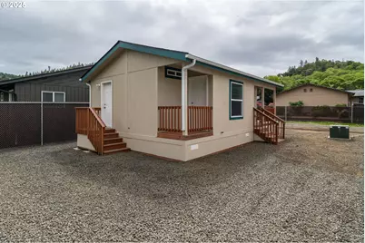 201 NE Peggy Ave #11, Roseburg, OR 97470 - Photo 18