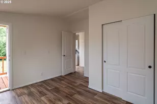 201 NE Peggy Ave, Roseburg, OR 97470 - Photo 14