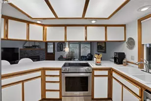 10602 SW Kent St, Portland, OR 97224 - Photo 18
