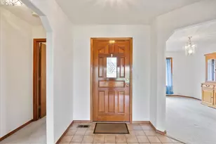 6593 Rippling Brook Dr SE, Salem, OR 97317 - Photo 4