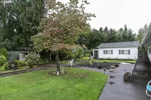 700 NW 18th Pl, McMinnville, OR 97128 - Photo 4
