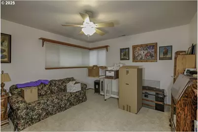 700 NW 18th Pl, McMinnville, OR 97128 - Photo 6