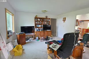 565 Lindy Ln, Coos Bay, OR 97420 - Photo 28